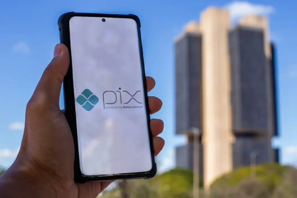 5 Anos de Pix: Triunfo do Mercado Livre ou Armadilha do Estatismo Petista?